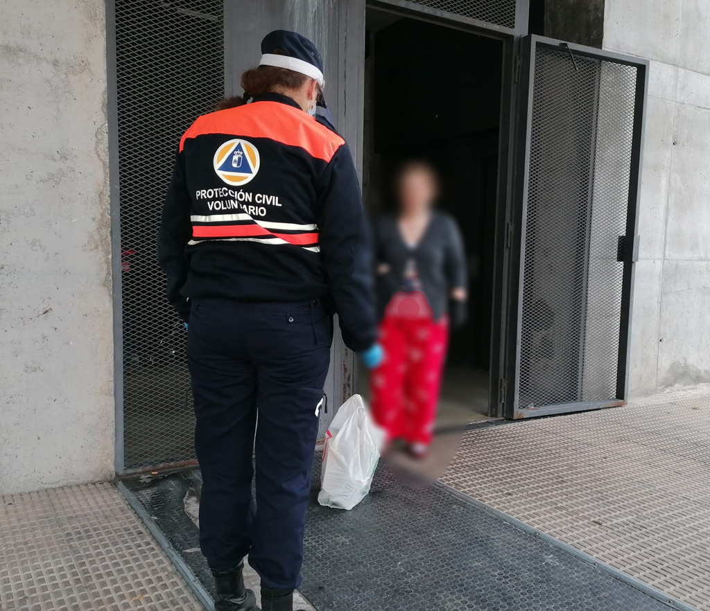 El ayuntamiento de Talavera reparte alimentos con Bomberos y Protección Civil