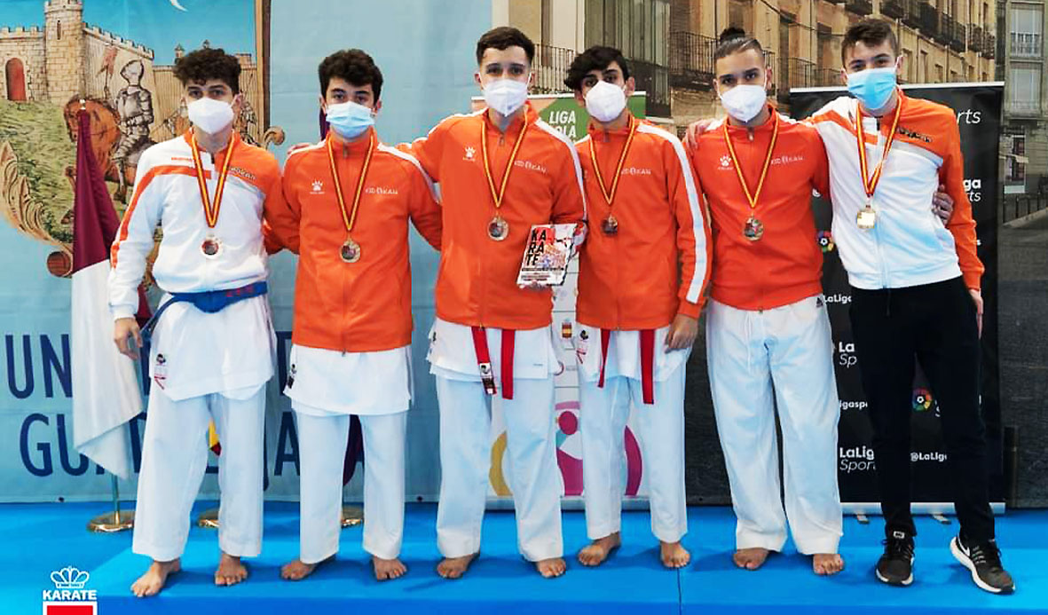 Los karatecas torrijeños siguen logrando buenos resultados en las competiciones 