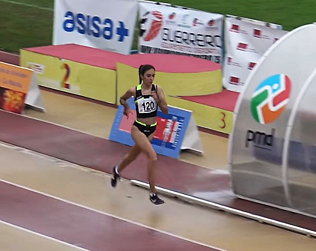 Mariola Hernández del Atlético Novés campeona en tres mil metros femeninos   