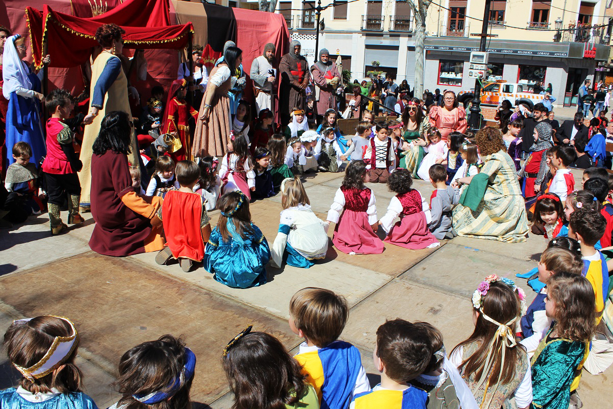 Los niños torrijeños se anticipan a las crónicas de Don Pedro con los pequeños medievales
