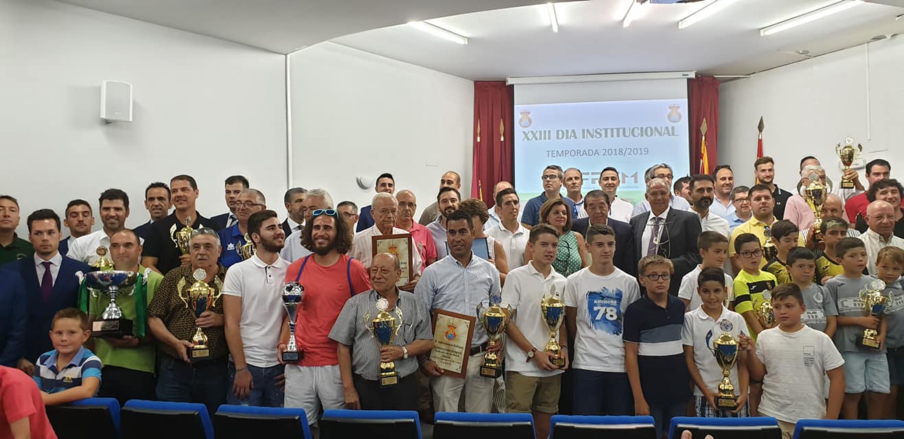 El Club de Fútbol Deportivo Torrijos premiado en Castilla La Mancha 