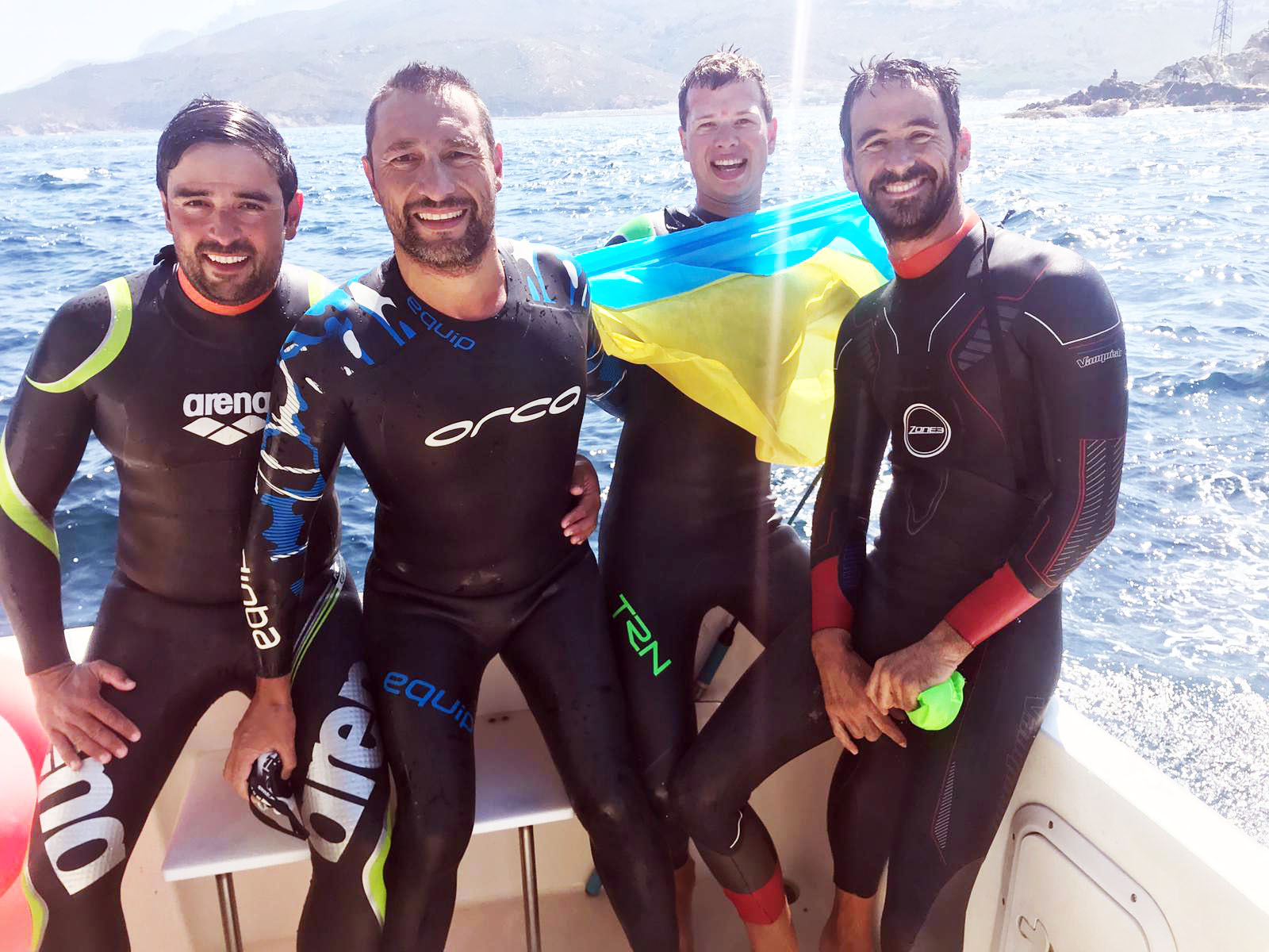 Mikel Arteaga del Master Torrijos cruza el Estrecho de Gibraltar a nado 