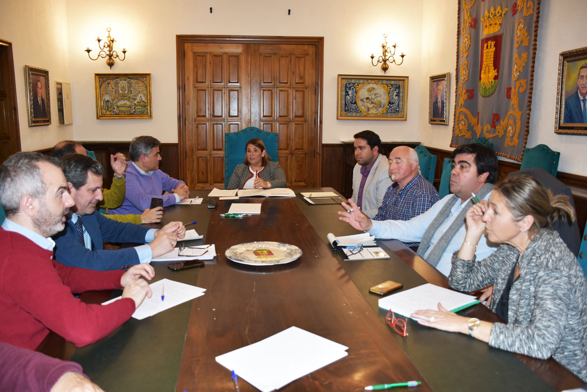 La alcaldesa talaverana invitará al gobierno  en próximas reuniones por el ferrocarril 