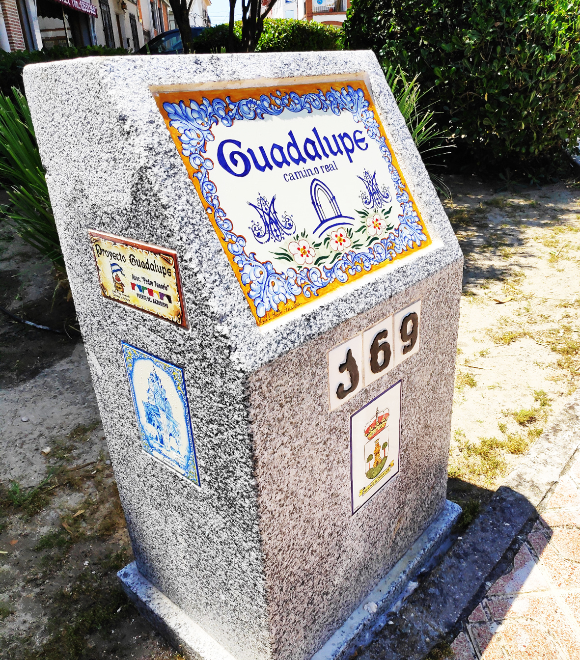 Con el año jubileo en Torrijos se ponen las nuevas señalizaciones hacia Guadalupe